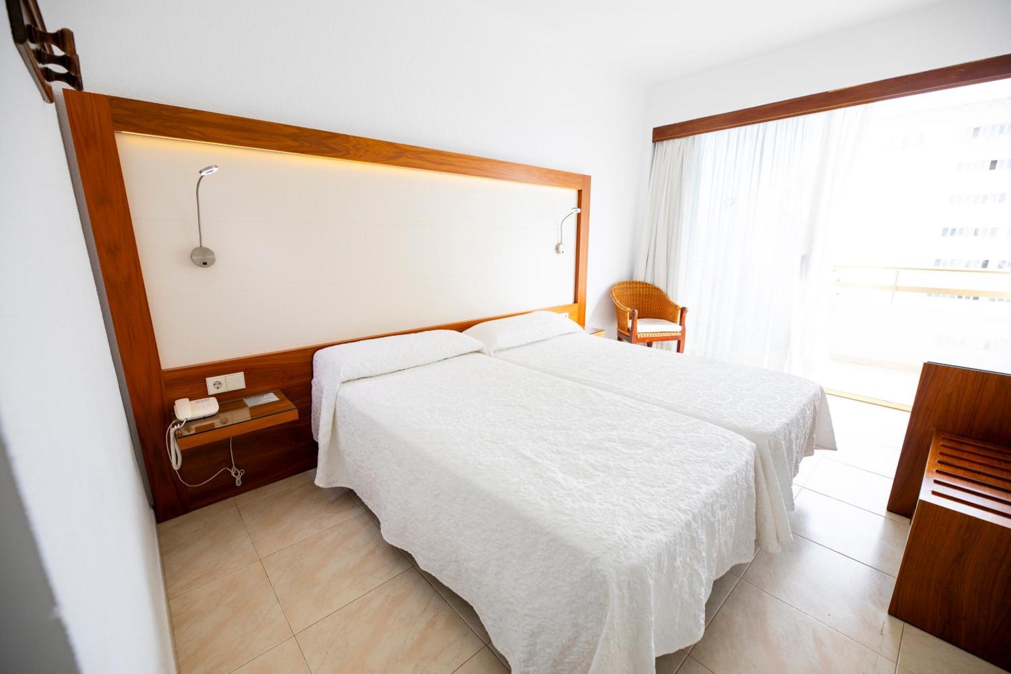 Hotel Biniamar Кала Миллор Экстерьер фото
